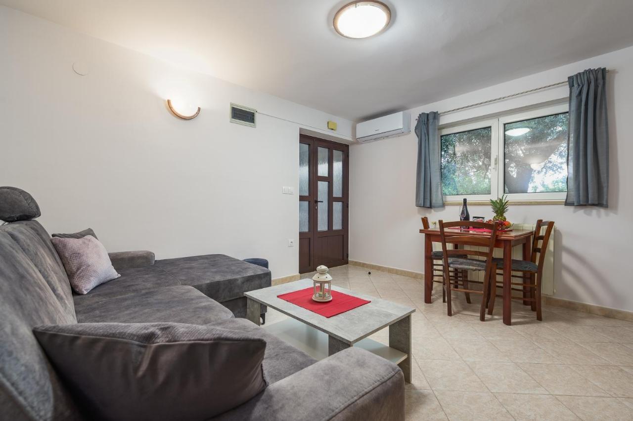 Apartments With A Parking Space Lovran, Opatija - 7869 Экстерьер фото